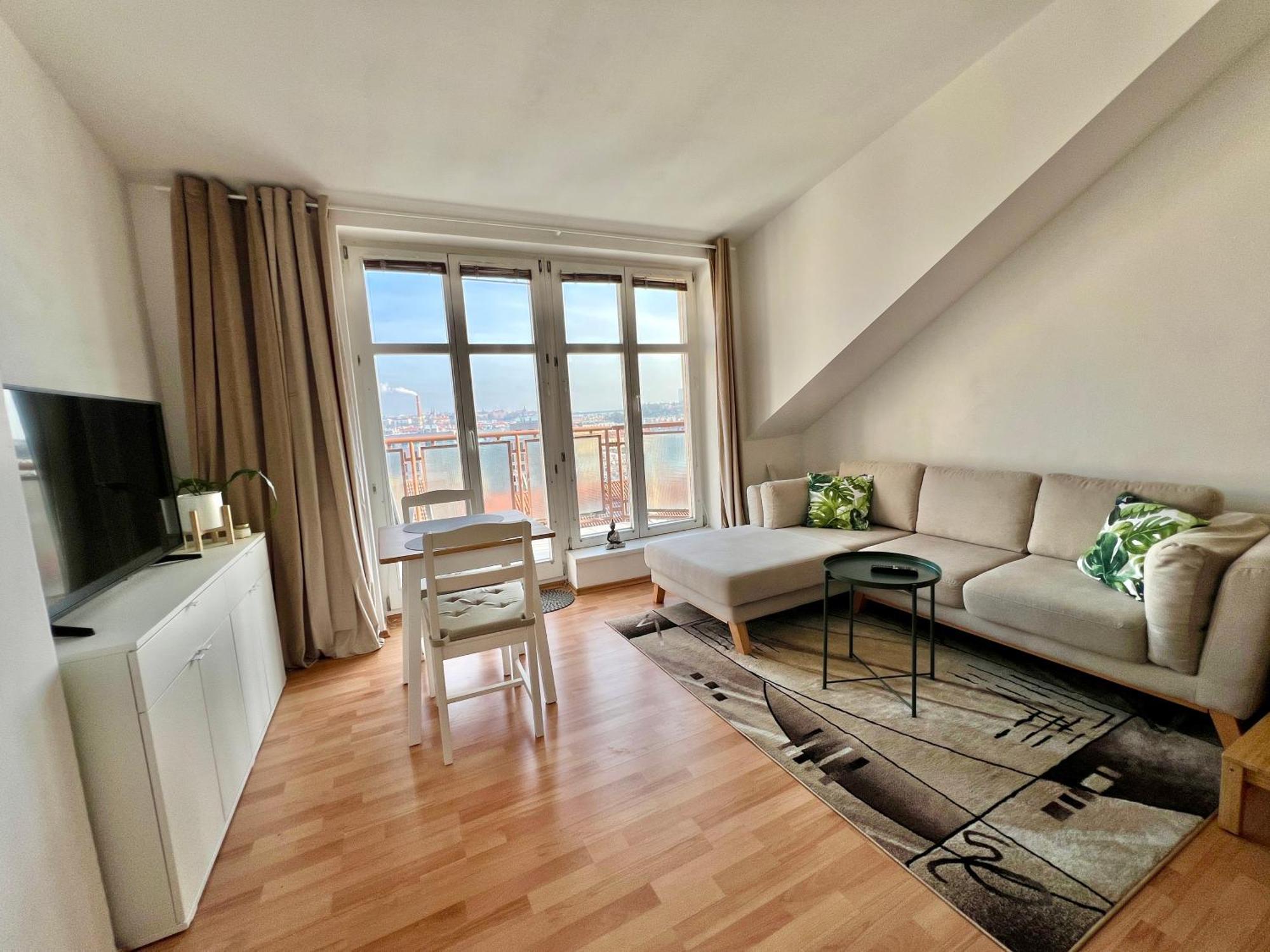 Cozy With Panorama View Prag